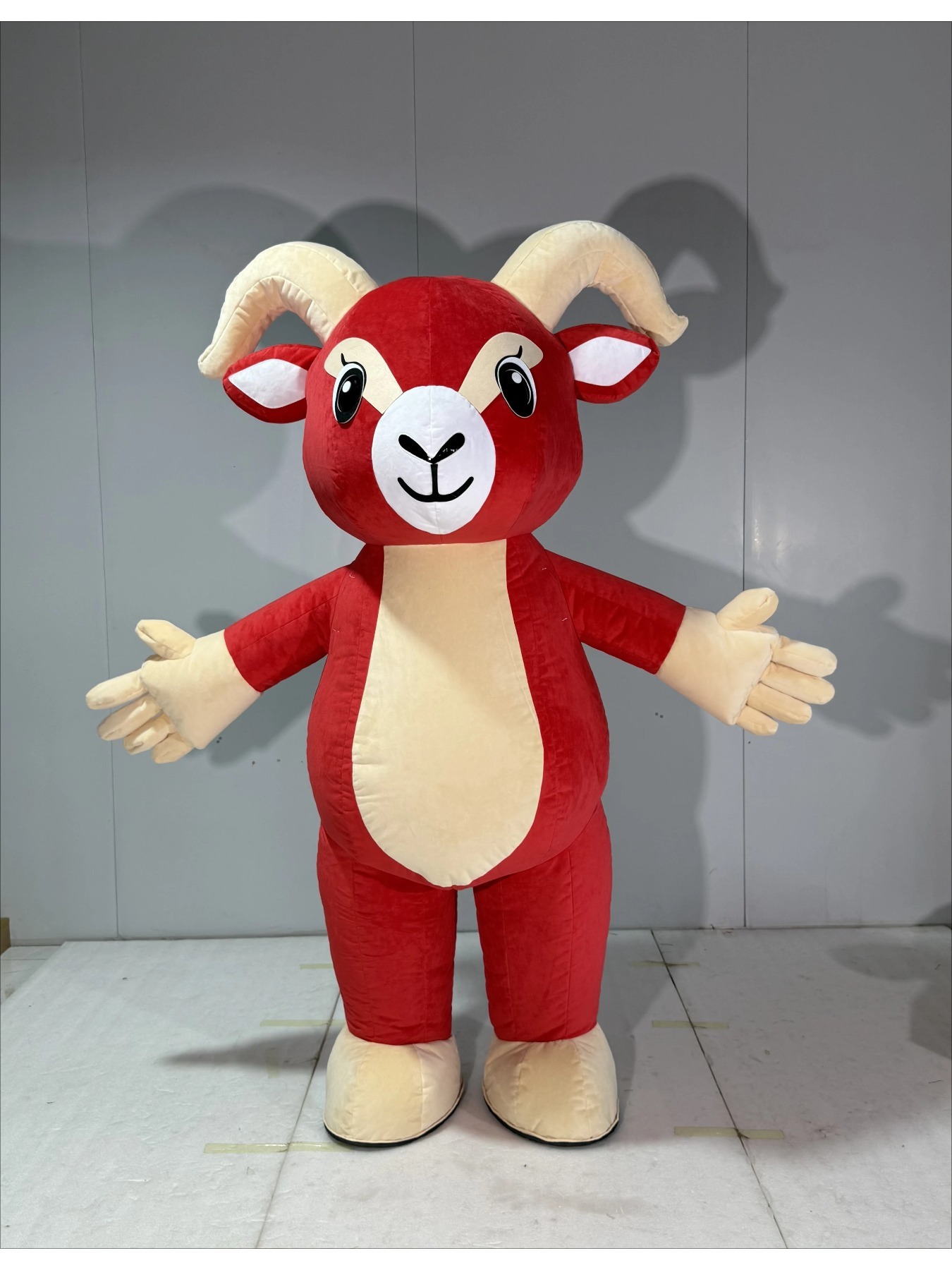 Inflatable Red Goat Mascot Cos - Suits 评论和价格